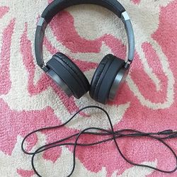 Bluetooth noise cancelling headphones