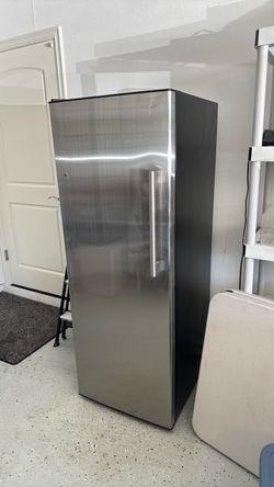 Vissani Stainless Steel Upright Refrigerator
