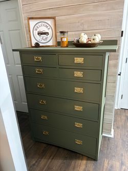 Tall Dresser with Brass Hardware. P/U Florence Ky