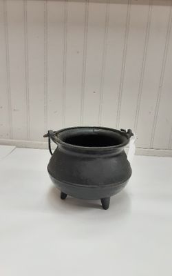 Mini Cast Iron Cauldron- Located In Shelton 