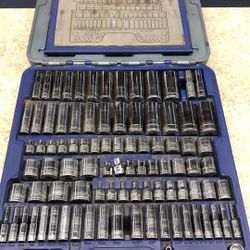 Blue-Point BLPGSSC 155-PC 1/4” + 3/8” Drive General Service Set (70486707) (missing A Few Screwdriver Bits)