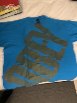 Lightly used Obey shirt size XL