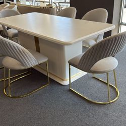 Alya Modern  Dining Set 