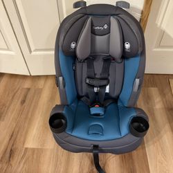 Graco 3-in-1 Convertible Car Seat