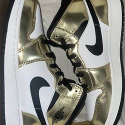 Jordan 1 Mid