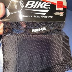 New. Boys Small Flex Hand Pad