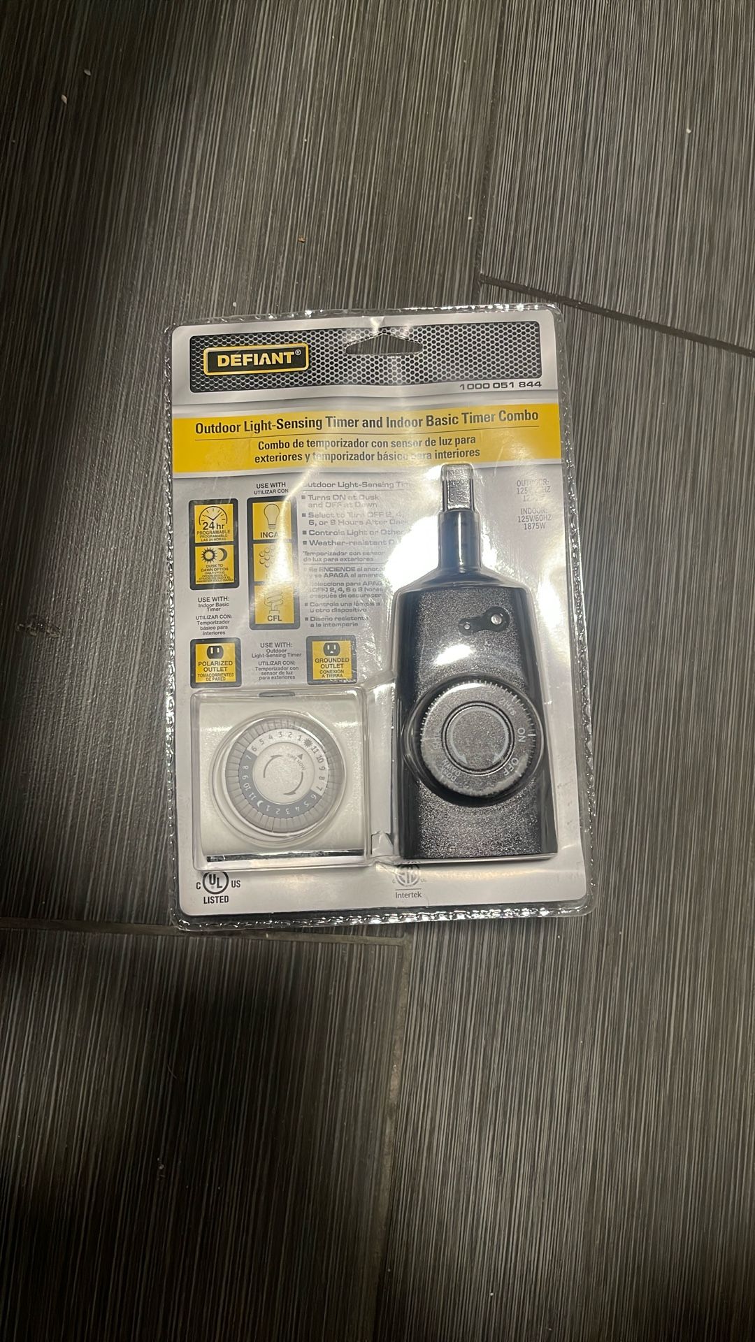 Defiant - Outdoor Light Timer W/ Basic Indoor Combo