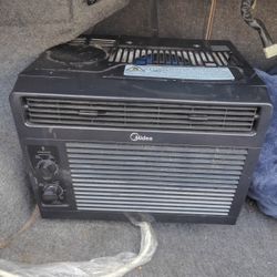 MIDEA AIR CONDITIONER