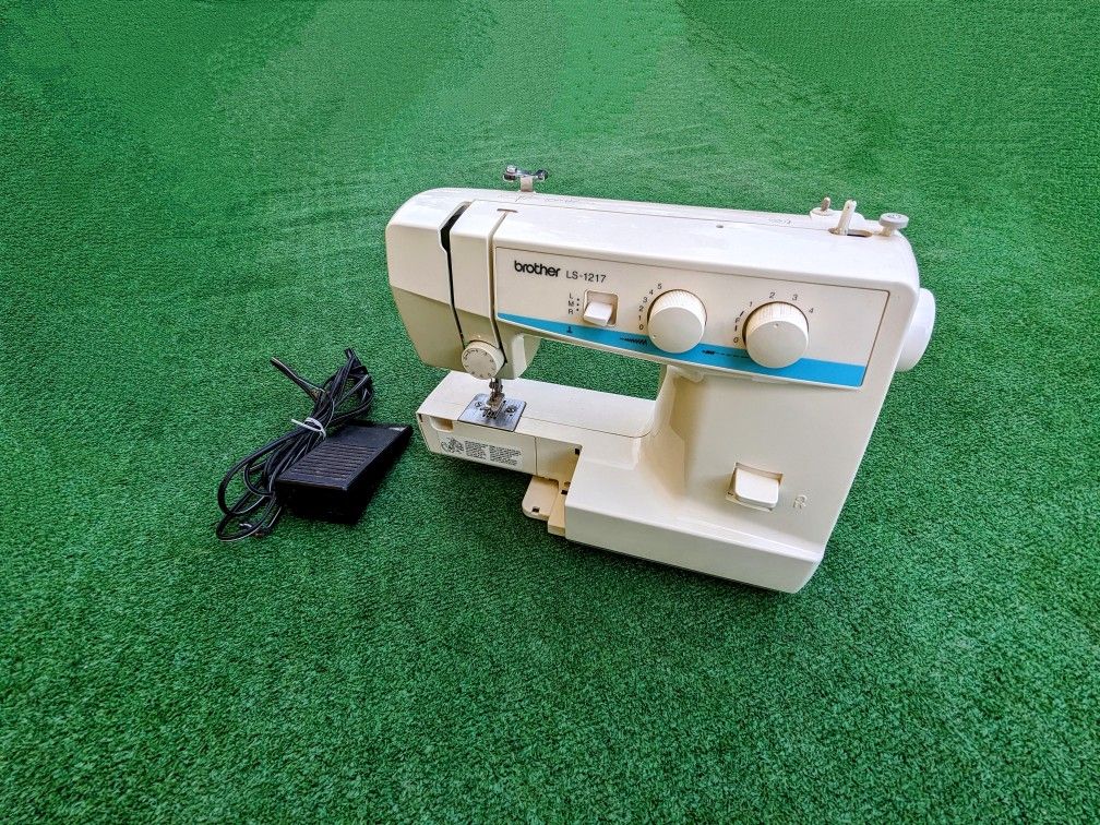 BROTHER LS1217 Mechanical/Electric Free Arm Sewing Machine *Working