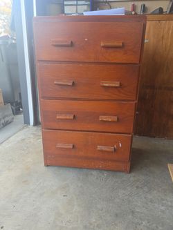 Dresser (PICKUP ONLY, DM FOR ADDRESS)
