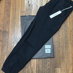 Black essential sweat pants