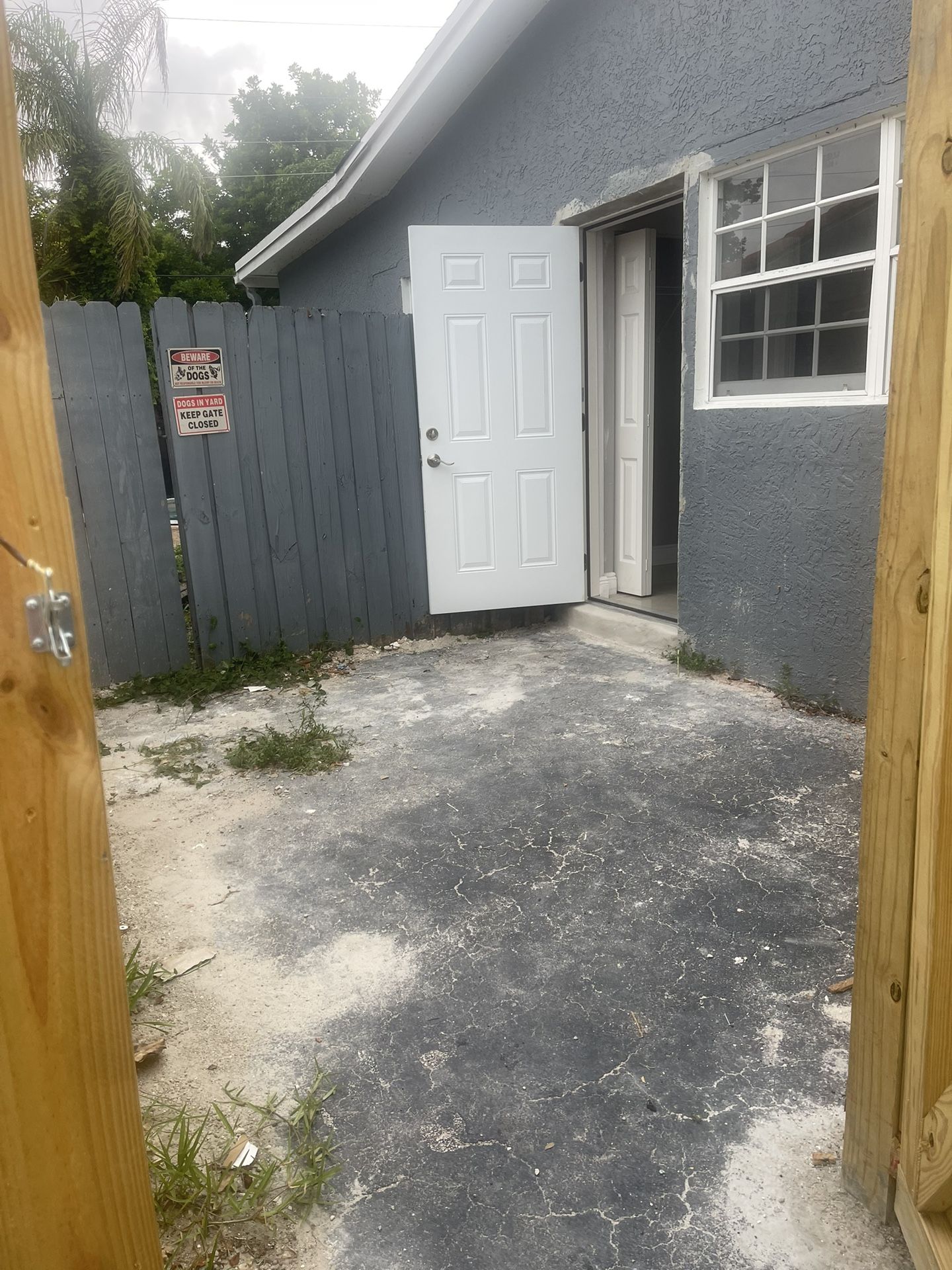 1bed/1bath - Small Kitchen