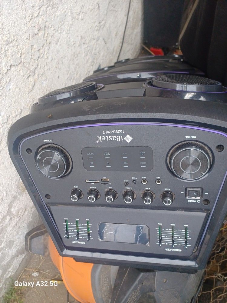 ibastek bluetooth speaker