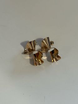 Gold ribbon earrings