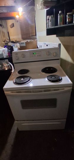 Whirlpool Electric Range ( Stove / Oven) - Can Deliver
