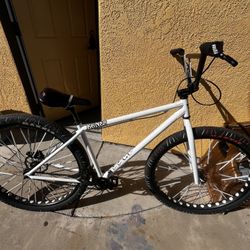 Bomma 29”in