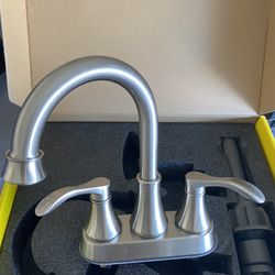 Double Handle Lavatory Vanity Bathroom Faucet with Pop Up Sink Drain 