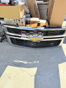 2020 Chevy suburban front grill