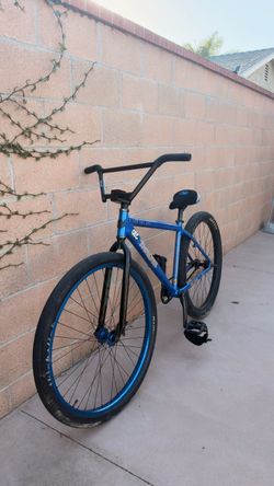Throne Blue Crush Goon