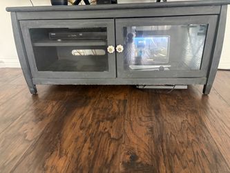 Entertainment table for tv