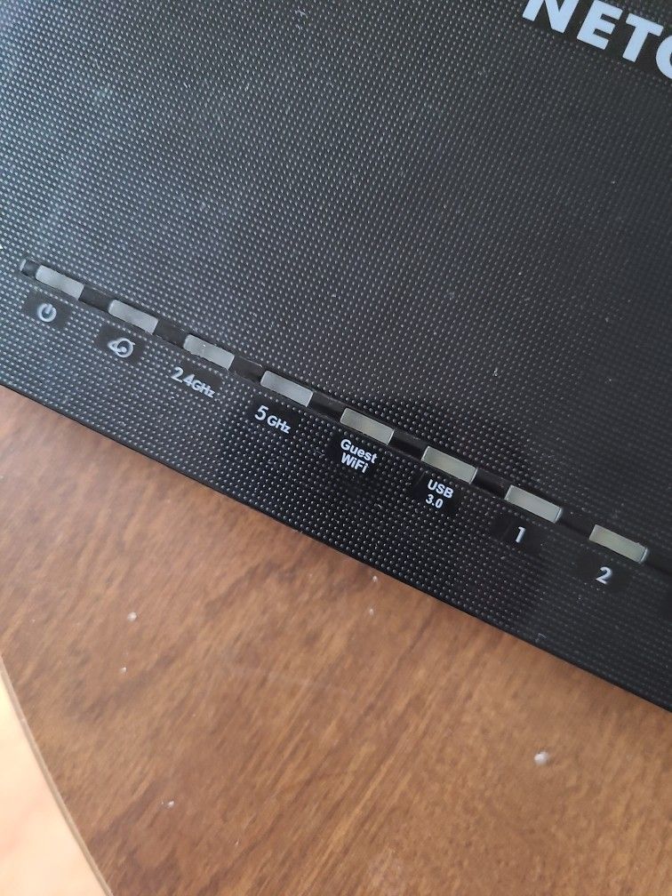 Nighthawk Netgear R6900 5GHz Smart Router
