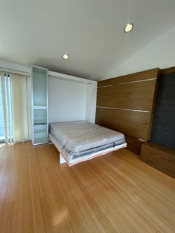 Murphy bed