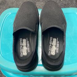 Slip On Shoes Skechers Size 9.5 Wide