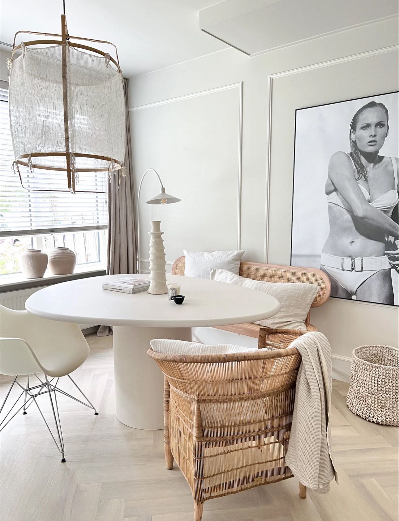 Perfect Small Space Dining Table (DELIVERY AVAILABLE)