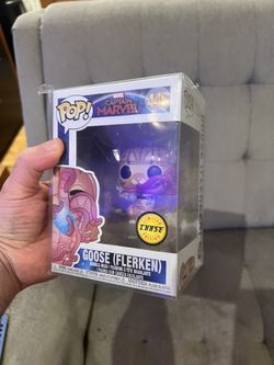 new and sealed Funko Pop: captain marvel 445 goose/flerken limited chase edition 