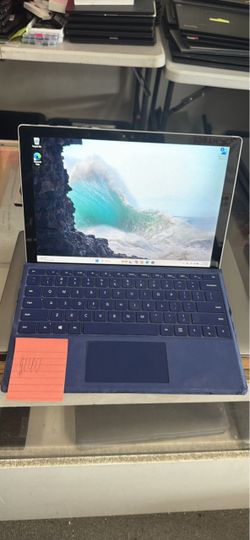Microsoft Surface Pro 8GB ram 256GB SSD Core i5 Windows 11 Pro