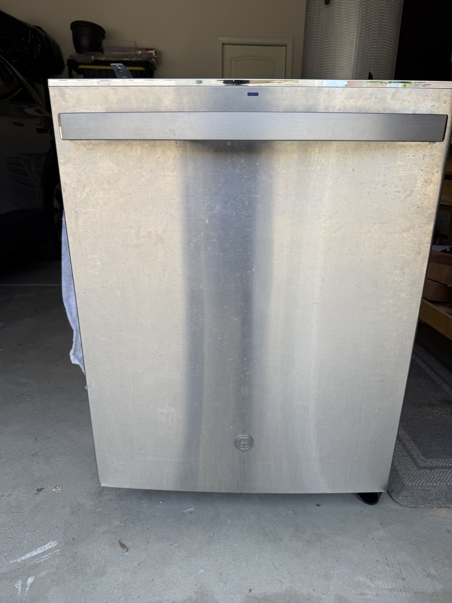 Must Sell! Great Condition! Used GE dishwasher model GDT645SSN2SS 