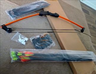 Youth Compound Bow and Arrow Set