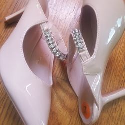 Beige/nude Jessica Carlyle Mules/shoes. Size 7.