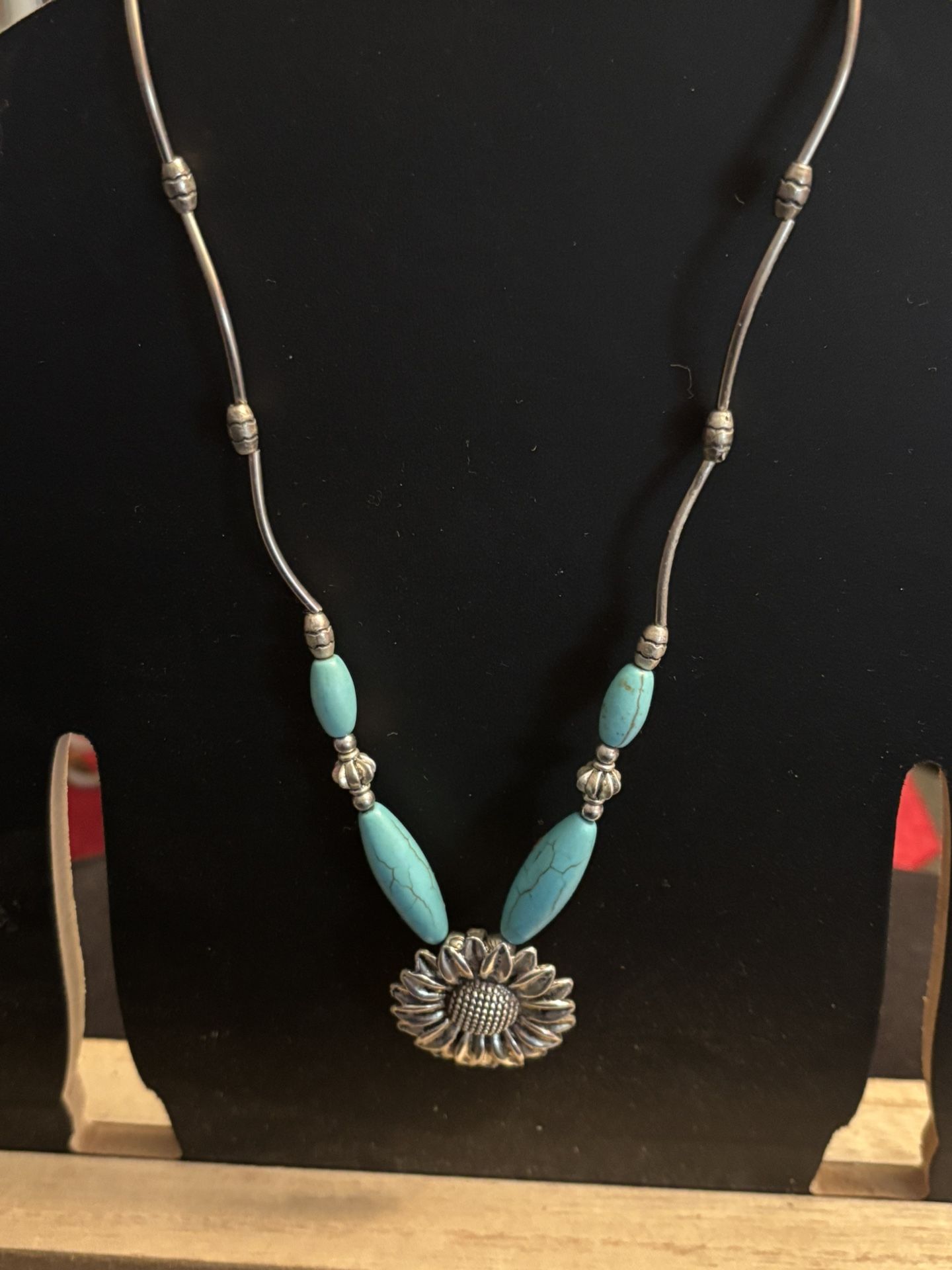 Stunning Summer Turquoise Necklace 15”