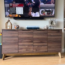 Mid-Century Modern Walnut Buffet / TV Stand
