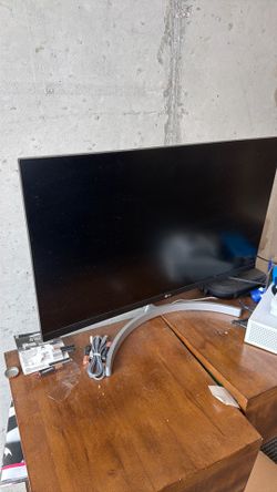 27 inch LG Monitor — Excellent Quality