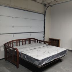 Wood Pop Up Trundle Daybed With 2 New Mattresses