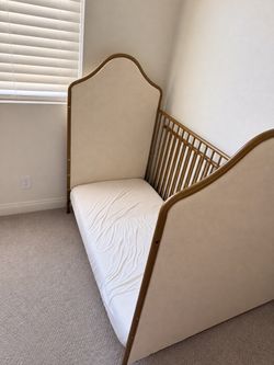 Baby crib for sale