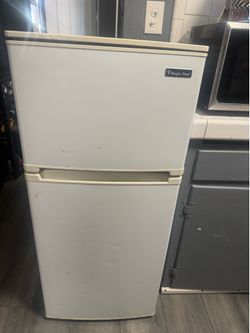 Magic Chef Refrigerator