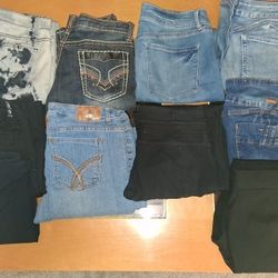 7 pairs jeans, 1 black dress pants and 2 black yoga pants size ladies 9/10 to 14 ALL for $20 FIRM