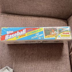 1992 Topps Baseball The official Factoy Sealed Complete Set — 792 picture cards