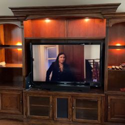 Solid Good Condition Wall Unit