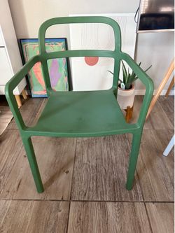 ASet of 2 Modern Arm Chairs – Green & Gray