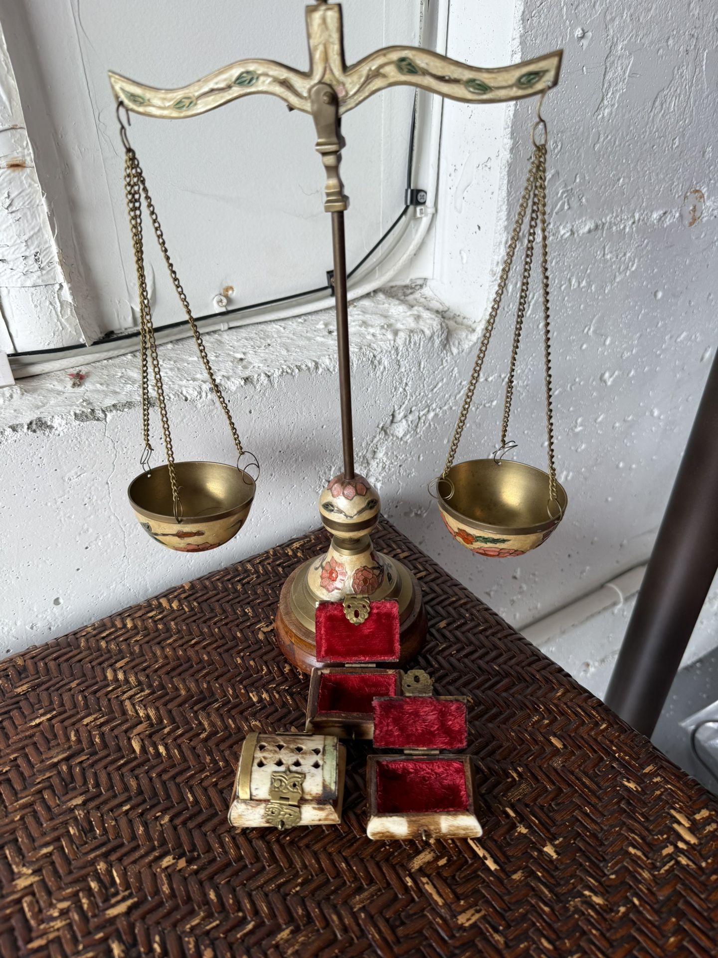 Perfect Gift Set ,, Scale And 3 Gift Boxer