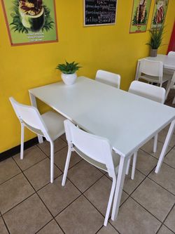 Mesas con silla