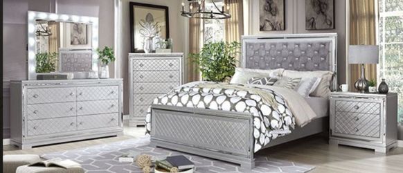 Brand New Silver & Grey 4pc Queen Bedroom Set (Available in Eastern King)