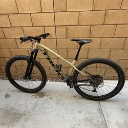 Mountain bike - 2023 Trek Roscoe 9 Hardtail Medium