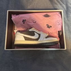 Jordan 1 Retro Low OG SP (Travis Scott Reverse Mocha)