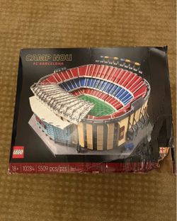 LEGO Camp Nou FC Barcelona Set 10284 Damaged Box