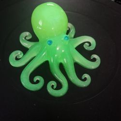 4 in x 5 in resin glow in the dark octopus